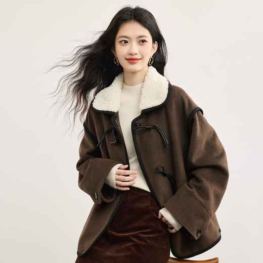 【11/14新品】熙世界牛角扣短款毛呢大衣女设计感毛绒翻领羊毛外套2025冬季新款 商品图4