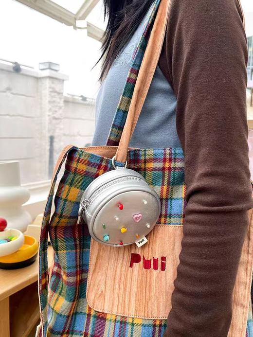 4楼Eubelle欧蓓 puui新款迷你挂脖零钱包银色皮质 斜挎包耳机包硬币包ins 活动价：128元 商品图1