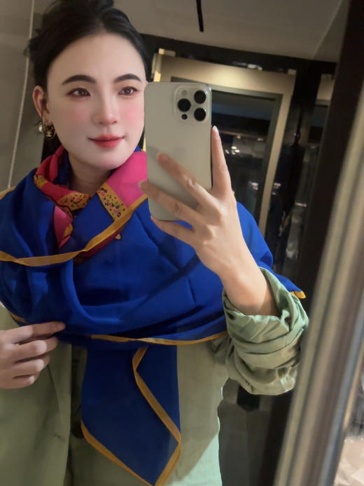 Ca&rtier卡地Y印花薄款丝巾 商品图9