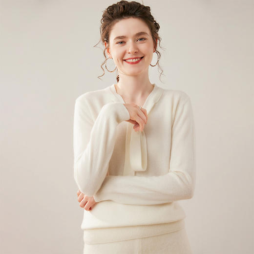 「高货rig」全新升级【铂金会员367/天猫499/差价132】(10257)洛诗琳新款V领套头羊绒衫2025秋冬蝴蝶结飘带针织毛衣女 商品图2