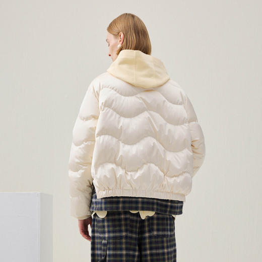 谜底米白色羽绒服2025年冬季新品光泽感鸭绒保暖短款女254MY1500 商品图2