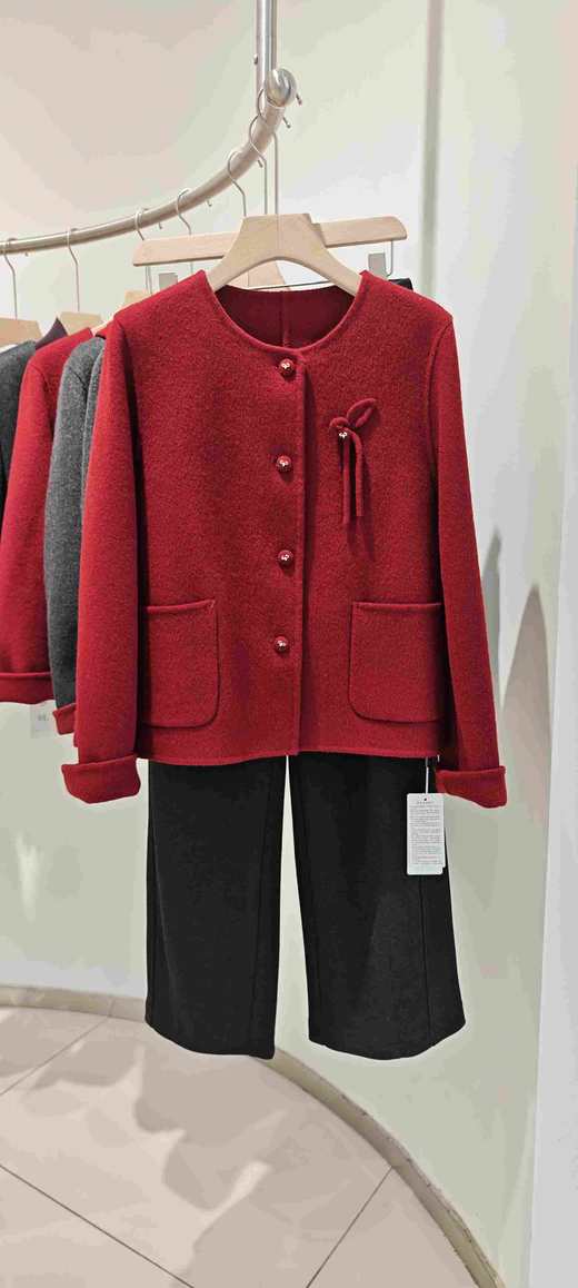 58J522短款胸花羊绒大衣 商品图4