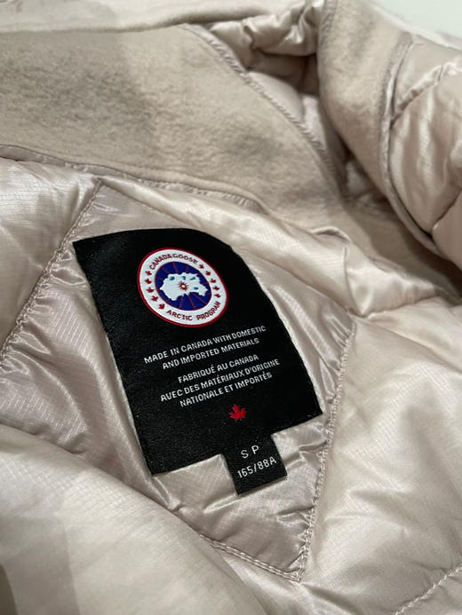 CANADA GOOSE加拿大鹅 HyBridge® Lite女士徽标连帽修身鹅绒羽绒服。 浅色。黑色。自己备注 商品图9