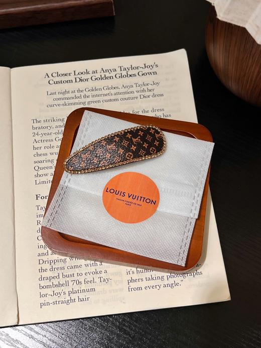 D111356一卡两个装复古氛围感老花满印女士发夹 商品图6