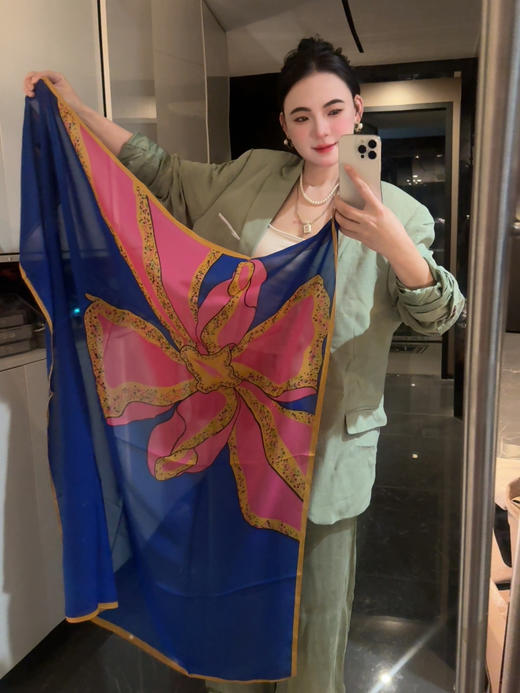 Ca&rtier卡地Y印花薄款丝巾 商品图5