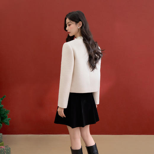 西遇法式珍珠领千金小香风外套女冬季新款正肩肌理感短款棉衣V4155414 商品图4