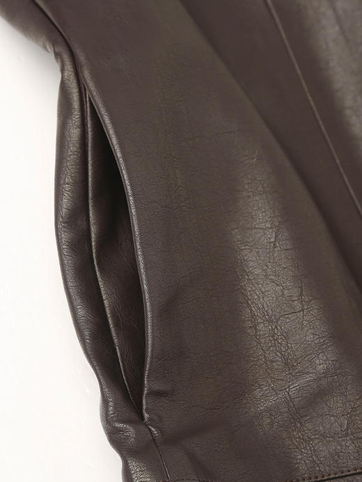 深棕色 PU 皮吊带连衣裙，方领设计 + 简约剪裁 + 复古质感，解锁冬日叠穿的甜酷气质与通勤穿搭层次感 商品图2