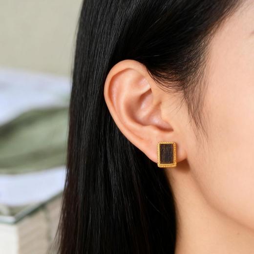 耳畔·奢华秘密丨天然芽庄白奇楠包金小方糖耳钉 沉水级 SP10312 商品图1