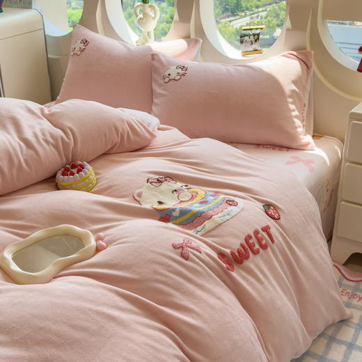 【品牌直发】加倍生活 A类潮款加厚牛奶绒四件套 立体毛巾绣工艺款yb1127002 商品图2