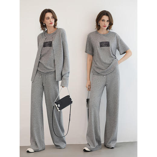 COCOBELLA时尚字母印灰色短袖T恤女秋冬内搭打底上衣TS3210B 商品图1