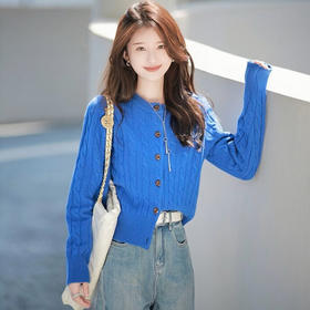 ORIGNAL&CO 克莱因蓝经典复古绞花羊毛开衫 进口马海毛+绵羊毛，手感绵密舒适柔软，显瘦版型，高饱和度颜色初秋更显白