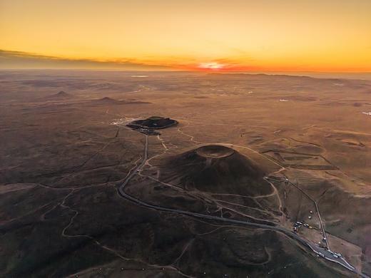 12.15前优惠减1100！世界尽头的冷酷仙境！冬季冰封黄河大峡谷冰上Glamping，冰岛同款乌兰哈达火山，冬季雪莲花酒店！蓝色冰川、沙漠雪场，解锁冬季N+野奢亲子冰雪玩法~呼和浩特集散 商品图8