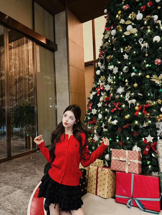 【经典小马刺绣绵羊绒针织衫】随着寒意渐浓🌬，是时候为日常穿搭添一抹优雅与温暖♨️ 羊毛红色小马🐎标志毛衣，以温暖与诗意点亮冬日衣橱-YOO 商品图10