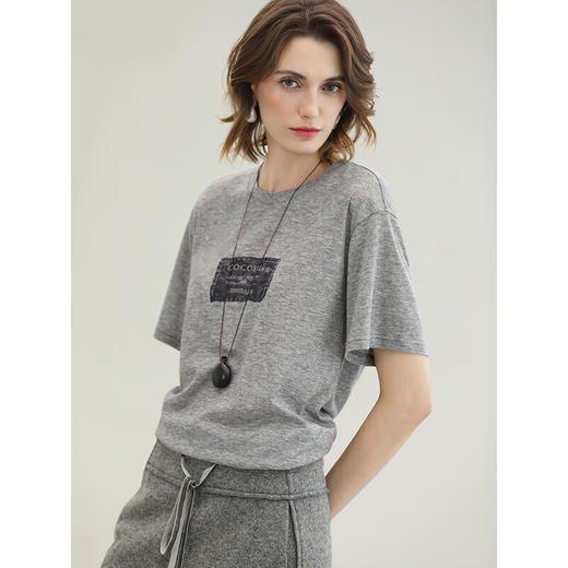 COCOBELLA时尚字母印灰色短袖T恤女秋冬内搭打底上衣TS3210B 商品图2