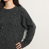 【11/14新品】熙世界格雷系穿搭钉珠毛衣女2025冬季新款落肩圆领套头灰色针织衫 商品缩略图4