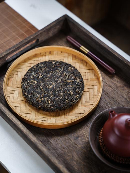 【不足10饼！！】鼎级老生茶【二十年陈老班章】2005年真年份·20年陈老班章！ 轰动整个茶界，一定定好闹钟准时开抢 错过一定会拍大腿的重磅产品200克/饼，5饼/提送1饼 商品图3