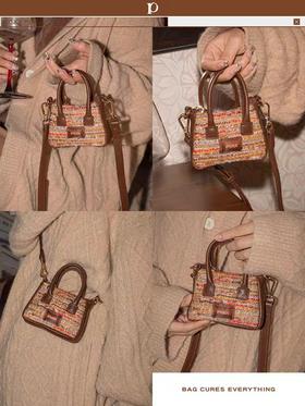 4楼Eubelle欧蓓 puui原创设计秋冬耳机包 女生草编复古可斜挎包 活动价：189元