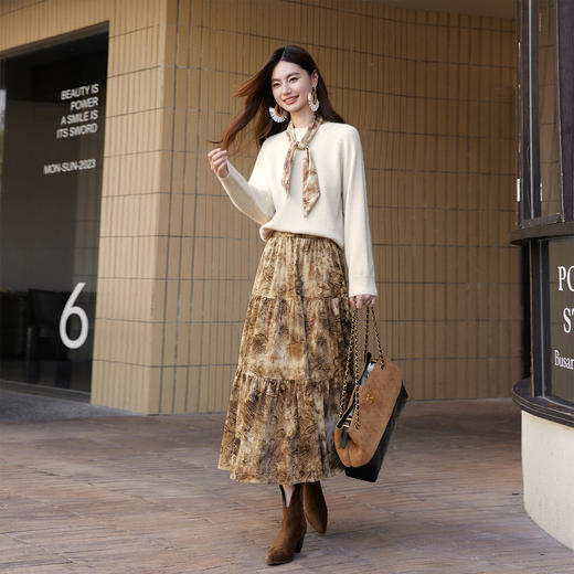 【年货节】熙世界盐系轻熟两件套装裙女秋冬针织毛衣搭印花磨绒半身裙一整套 商品图2