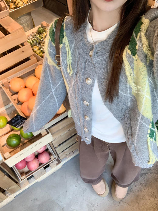 <曾小咸推荐> 现货秒杀！微信超特价！灰色菱形短款毛衣开衫 日常189.99 立减100 秒杀89.99！ 商品图6