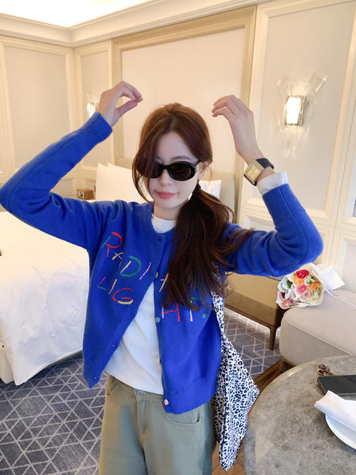 【189元任选2件】现货！蓝色刺绣毛衣开衫 商品图14