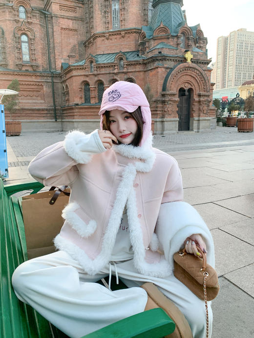 <曾小咸推荐> 现货秒杀！微信超特价！粉色皮毛一体外套毛绒绒拼接麂皮绒 日常319.99 立减120 秒杀199.99！ 商品图11