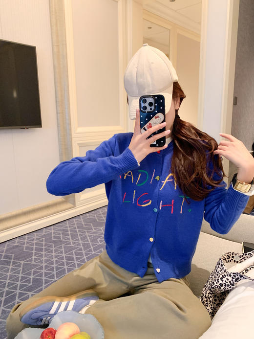 【189元任选2件】现货！蓝色刺绣毛衣开衫 商品图10