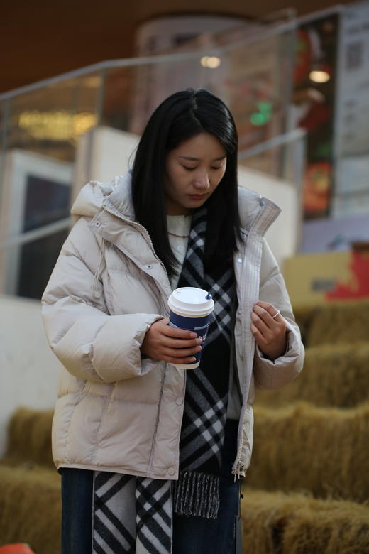 【90白鹅绒  泡芙感面包服】时尚宽松 连帽羽绒服 商品图1