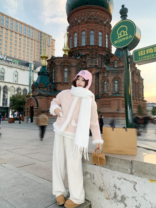 <曾小咸推荐> 现货秒杀！微信超特价！粉色皮毛一体外套毛绒绒拼接麂皮绒 日常319.99 立减120 秒杀199.99！ 商品图7