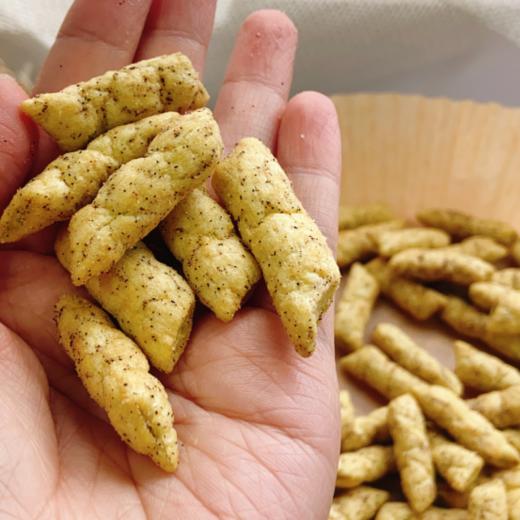 🙈【Ole豌豆脆脆 】🔥双11福利品，好吃到开挂，贼香脆😭 挖到超绝小零食👉 豌豆脆脆（黑胡椒牛肉味） 🔥配料实在，加了70%豌豆粉， 蛋白质、膳食纤维都有 商品图3