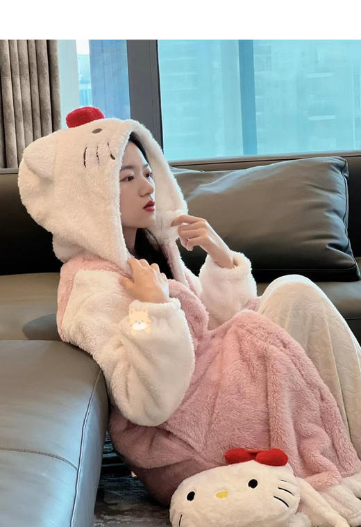 🔥原单高品质✅『可爱凯蒂猫睡袍』居家仪式感拉满的“战袍”🤯软到心里去的家居服❗️奶乎乎的太好穿了冬天必备温暖铠甲💝 ✔️连帽 Kitty 大头 +粉白拼色🥰宅家秒变人形可爱 商品图5