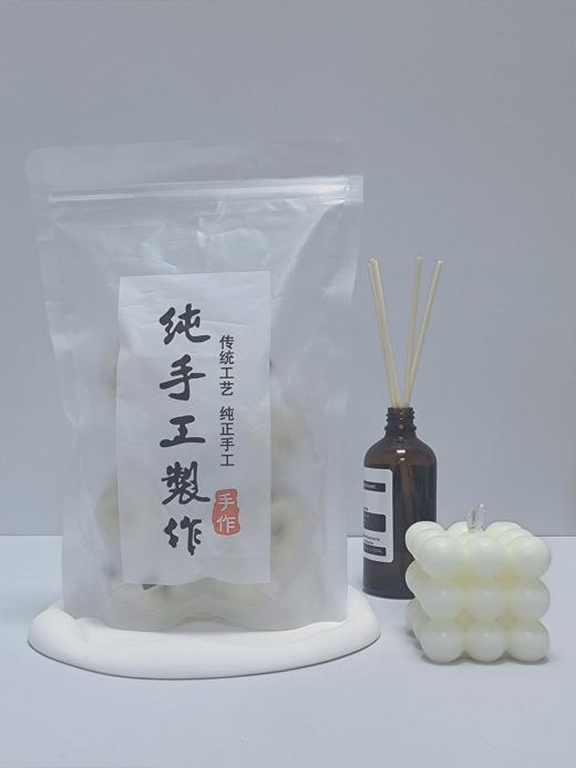 买四送一💰19.9元到手5袋❗【煜客唻巴旦木奶枣】 ✅手工制作，真材实料，奶香味十足，软糯香甜 ✅甜甜的无核红枣中间夹着一整颗巴旦木仁，再搭配奶粉、黄油棉花糖的组合🌟  商品图6