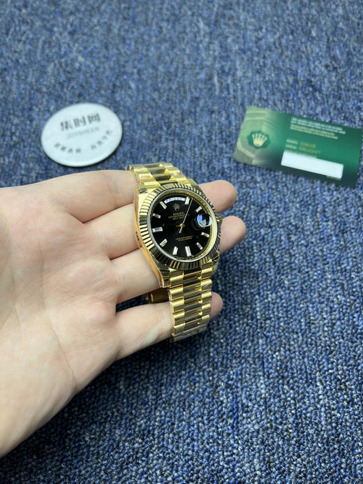 劳力士星期日历型系列 日志40mm 黑冰糖
款式：男士腕表 商品图2