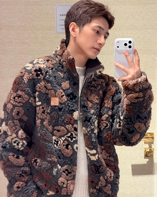 现货 THS-限时 驴家 情侣款 秋冬氛围感彩色3D抓绒花卉图案双面保暖夹克 QF089 商品图4