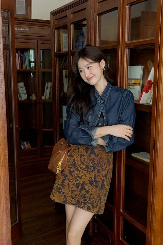 ANSUABEL 港风时尚花朵领结高级质感牛仔衬衫 21491 商品图5