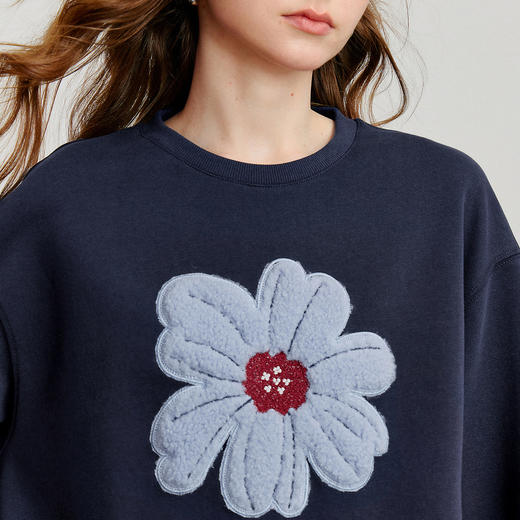 初语 新款棉质卫衣女 宽松撞色拼接假两件长袖秋冬毛绒花朵上衣 商品图3