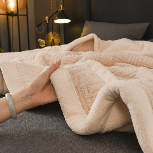【三层夹棉立体舒棉绒毛毯】冬季加厚午睡盖毯珊瑚绒沙发毯 商品图3