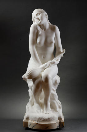 独角鹿西洋古董19世纪末20世纪初法国雕塑家Laurent-Honoré Marqueste签名创作人物主题卡拉拉大理石雕塑作品《蝉之女神》