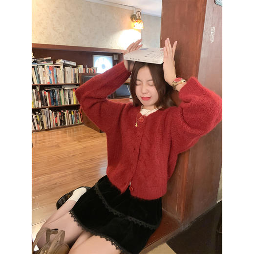 <曾小咸推荐> 现货秒杀！微信超特价！黑色丝绒半身裙蕾丝边蛋糕裙 日常149.99 立减80 秒杀69.99！红色毛衣开衫秒杀89.99！ 商品图2