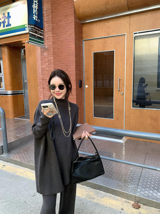 Read Nameless /【线下款同步】气质灰色针织套装 2025/11/15 商品图3