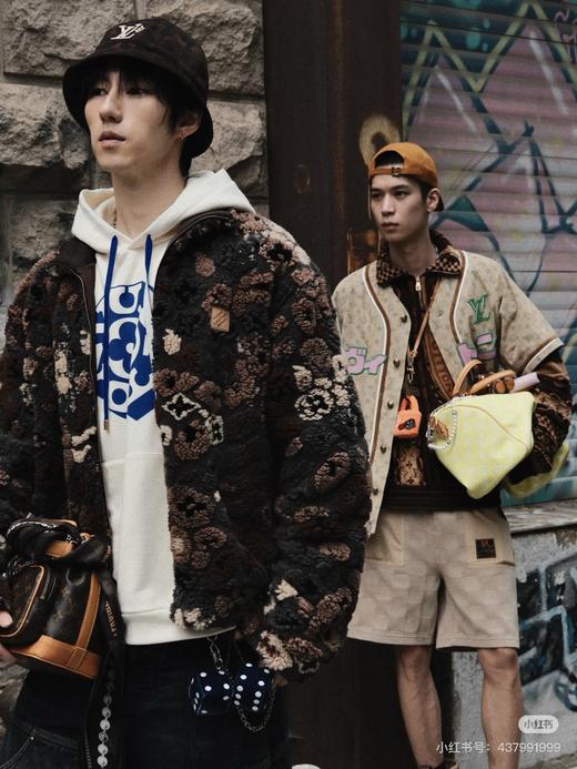 现货 THS-限时 驴家 情侣款 秋冬氛围感彩色3D抓绒花卉图案双面保暖夹克 QF089 商品图2