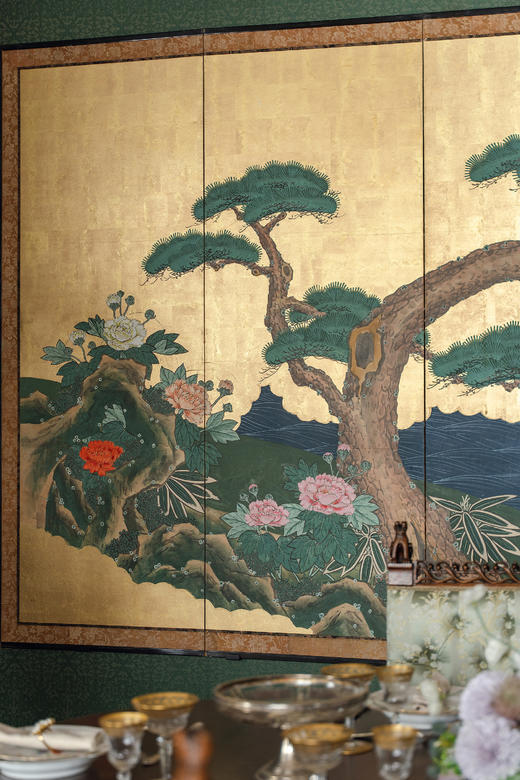 【已售】独角鹿西洋古董1920年代日本昭和时期出品「鸳戏河畔」主题金地岩彩纸本设色六曲屏风 商品图4