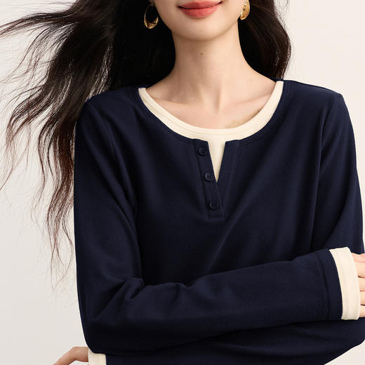 【11/19新品】熙世界叠穿撞色圆领假两件T恤女长袖内搭打底衫上衣2025秋季新款 商品图3