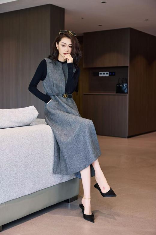 灰色羊毛连衣裙 商品图1