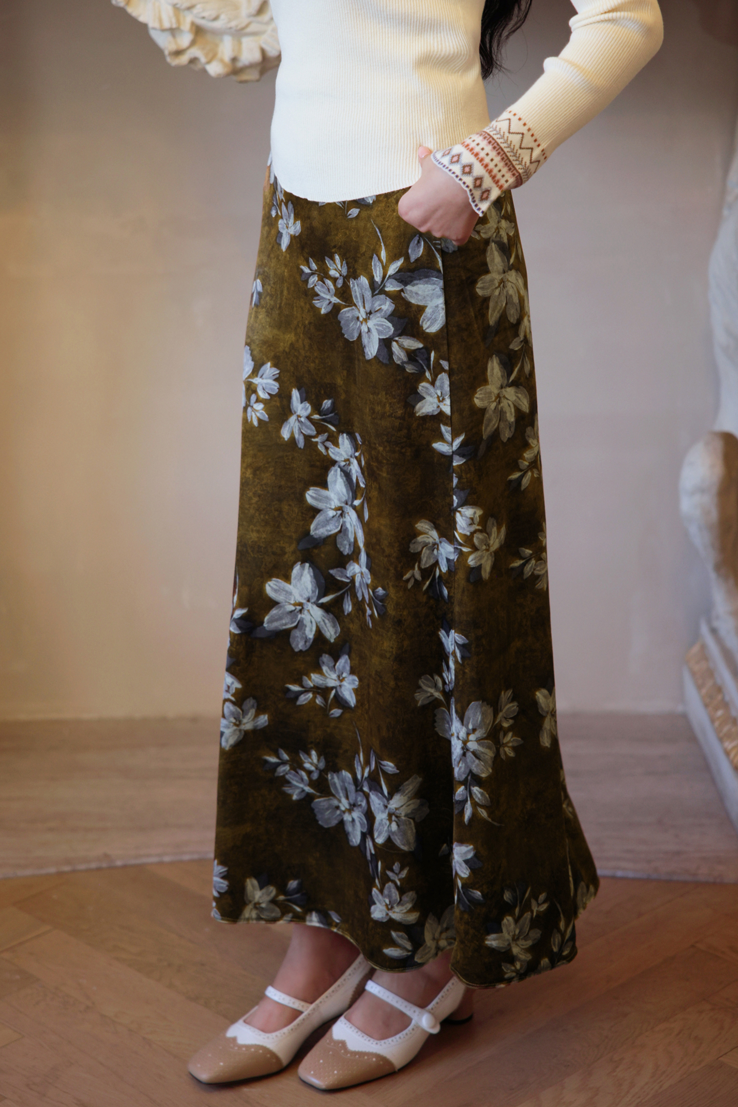 逸红颜明月优选#百合花丝绒半裙『香满庭』复古浪漫大气百合印花，百搭典雅新中式