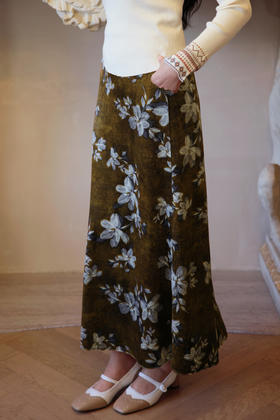 逸红颜明月优选#百合花丝绒半裙『香满庭』复古浪漫大气百合印花，百搭典雅新中式