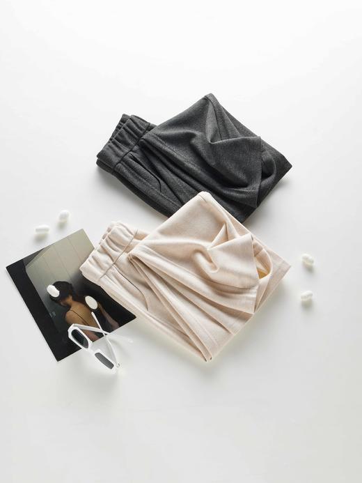 【多妈团购 人字纹羊毛蚕丝裤202538】羊毛的细腻与蚕丝的柔滑，保暖又亲肤，松紧腰更包容更方便，温柔沉稳，秋冬比必入-连横 商品图9