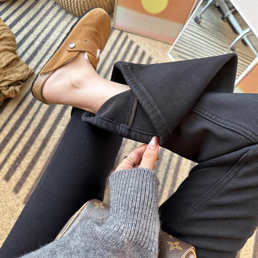 焊在腿上黑色喇叭牛仔裤！2025女秋冬新高腰弹力显瘦微喇裤！ 商品图2