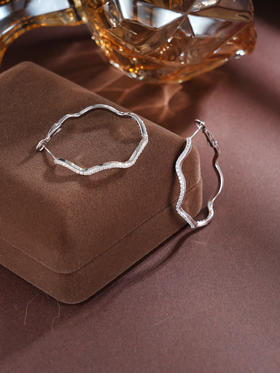 子佩集S925银【粼粼清波】耳环【YEH-2439101】纯银时尚扣环耳圈波浪2505