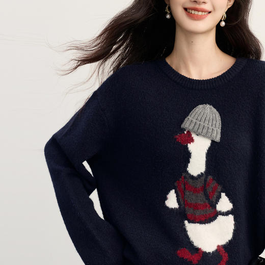 【11/19新品】熙世界萌趣卡通小鸭子毛衣女2025冬季新款长袖圆领松弛感针织上衣 商品图4