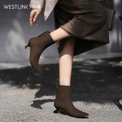 西遇尖头短靴女新款秋冬细跟高跟鞋绒面洋气法式黑色瘦瘦靴V2257149 商品图2